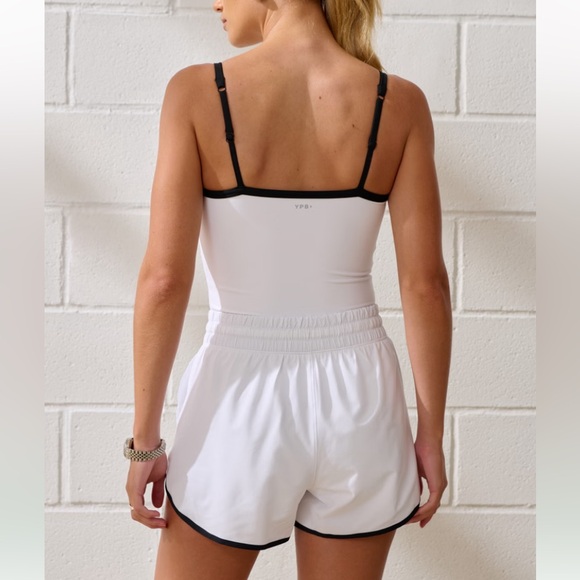 Abercrombie YPB sculptLUX Hybrid Onesie - White, Size Medium, NWT - Picture 2 of 8